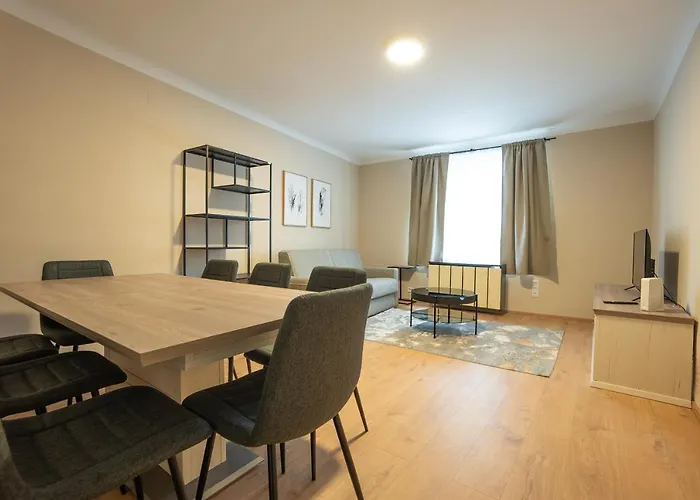 A 2-bedroom With A King-size Bed And A Balcony Is Located Just A 15-minute Walk From Stephansplatz. * Vienna