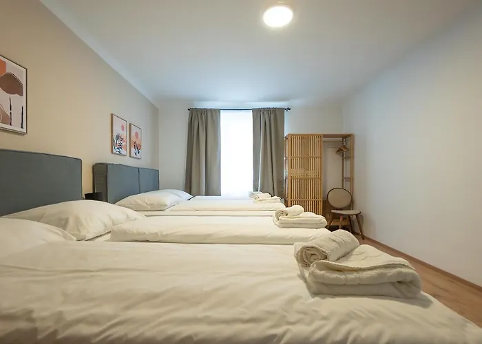 Appartamento A 2-bedroom With A King-size Bed And A Balcony Is Located Just A 15-minute Walk From Stephansplatz.
