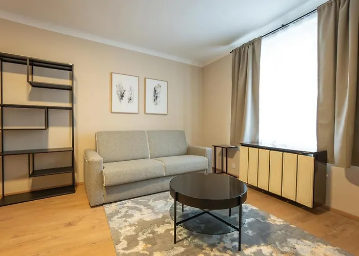 A 2-bedroom With A King-size Bed And A Balcony Is Located Just A 15-minute Walk From Stephansplatz. * Vienna