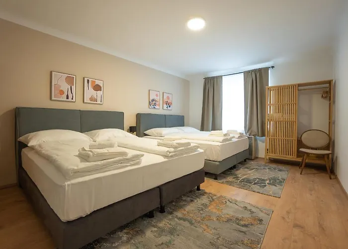 A 2-bedroom With A King-size Bed And A Balcony Is Located Just A 15-minute Walk From Stephansplatz. *