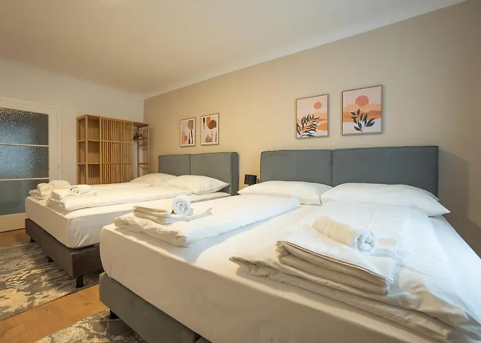 A 2-bedroom With A King-size Bed And A Balcony Is Located Just A 15-minute Walk From Stephansplatz. Appartamento *