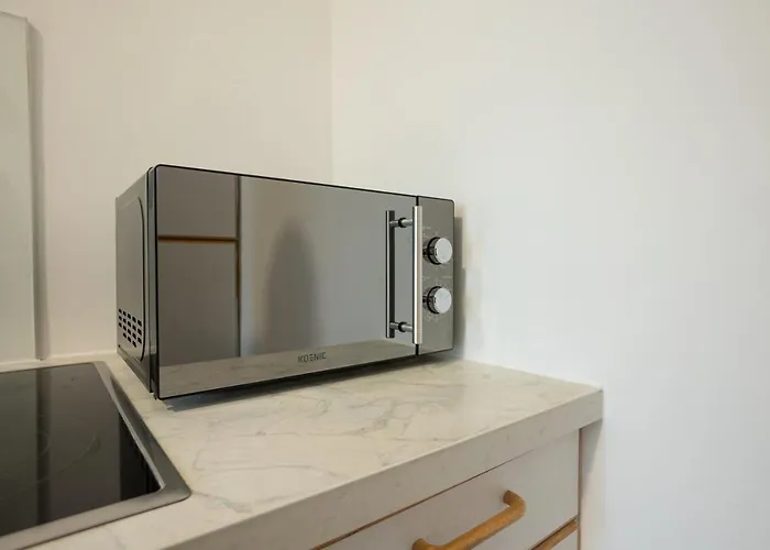 Appartamento A 2-bedroom With A King-size Bed And A Balcony Is Located Just A 15-minute Walk From Stephansplatz. Vienna