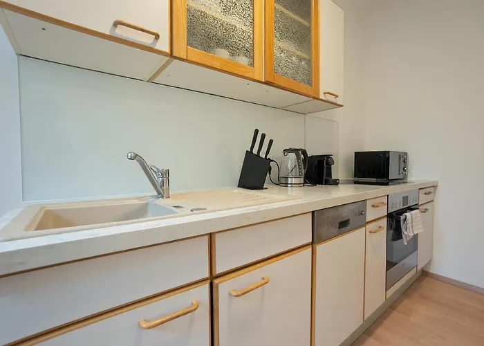 A 2-bedroom With A King-size Bed And A Balcony Is Located Just A 15-minute Walk From Stephansplatz. Appartamento