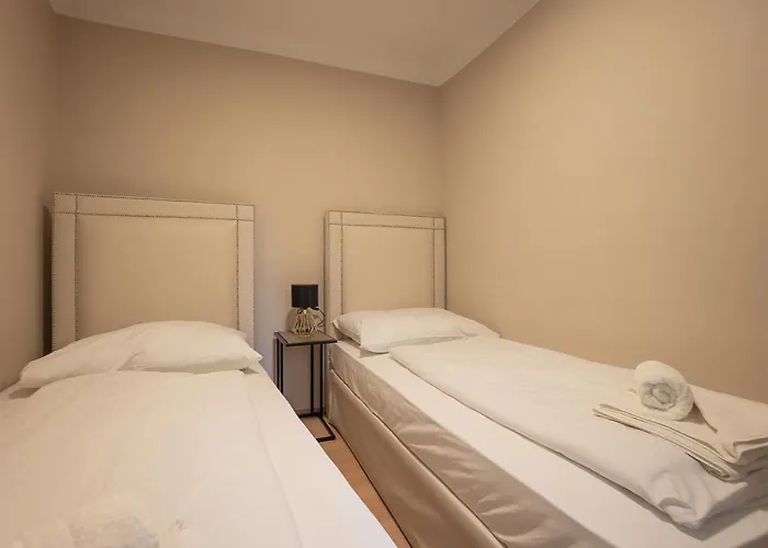 Appartamento A 2-bedroom With A King-size Bed And A Balcony Is Located Just A 15-minute Walk From Stephansplatz.